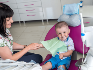 A importância do acompanhamento odontológico na infância